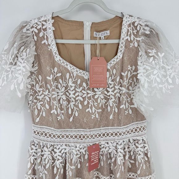 Ivy City Co White Midi Dress with Elegant Design - Picture 4 of 12